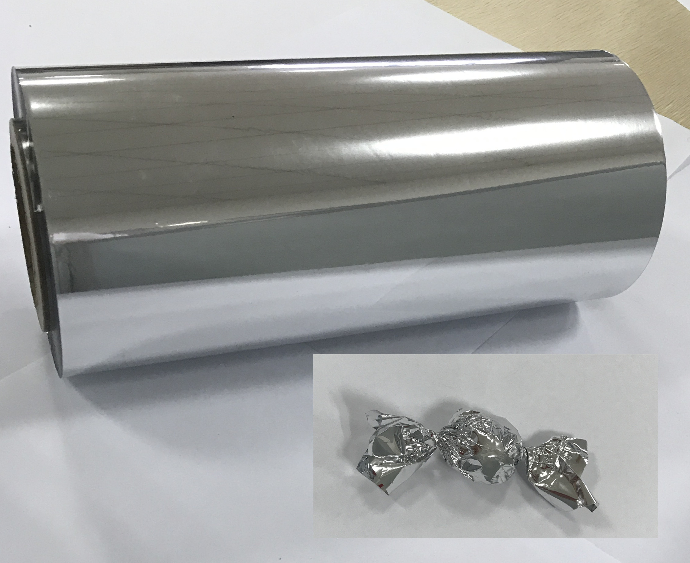 Hoe verschilt het proces van metalliserende aluminiseerde huisdierenfilms van andere soorten metaalfilms?